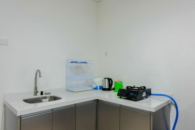 Highest Value Studio Apartment at Brooklyn Alam Sutera By Travelio - image 3