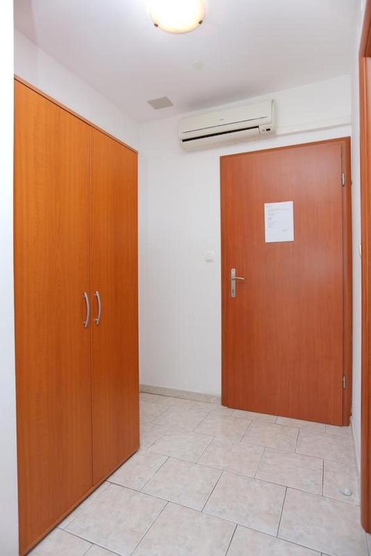 Twin Room with Balcony and Sea View image 3