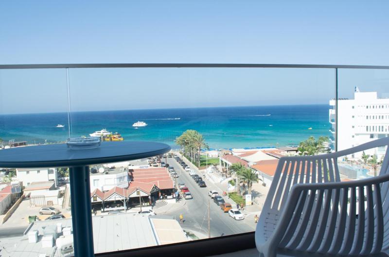 Junior Suite with Sea View image 1