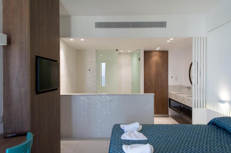 Junior Suite with Sea View image 2