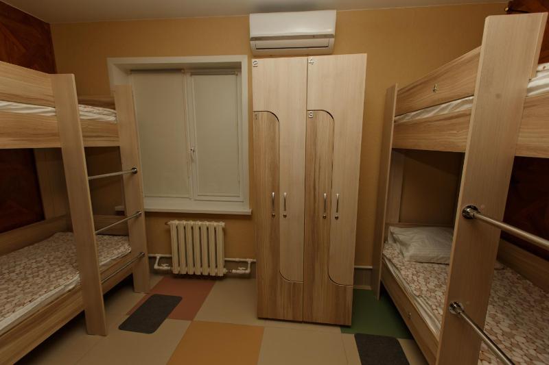 Bunk Bed in Mixed Dormitory Room image 2