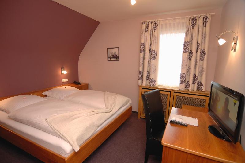 Double Room image 2