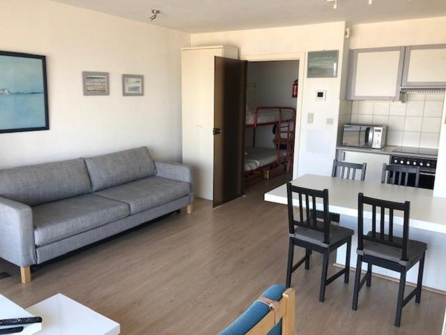 Studio with Sea View image 2