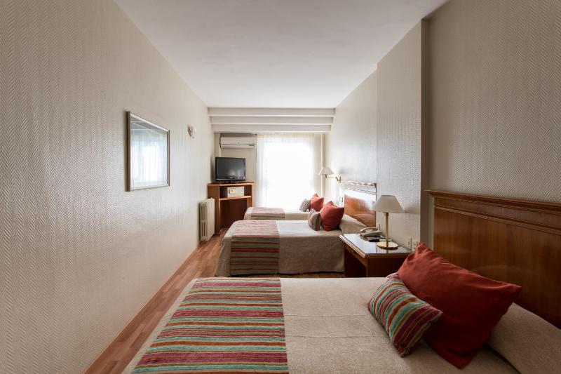 Hotel Solans Riviera - image 2