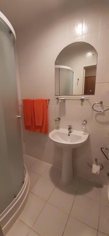 Double Room with Private Bathroom and Gym Access image 4