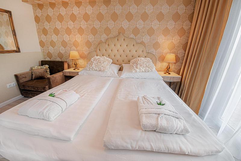 Superior Double or Twin Room with Terrace image 4