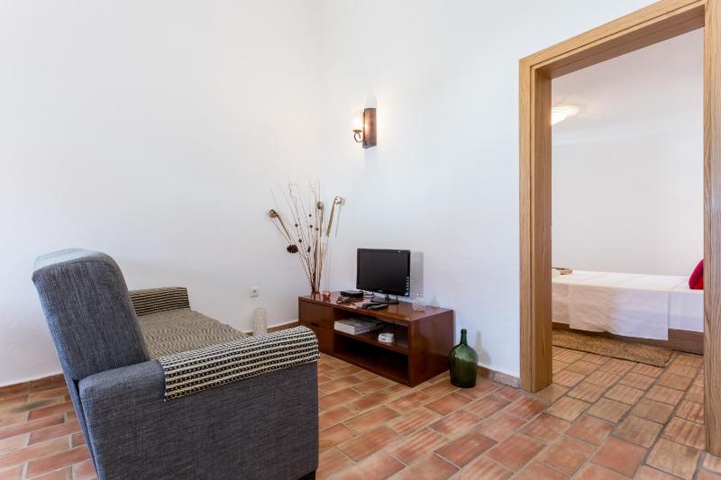 One-Bedroom Apartment image 3