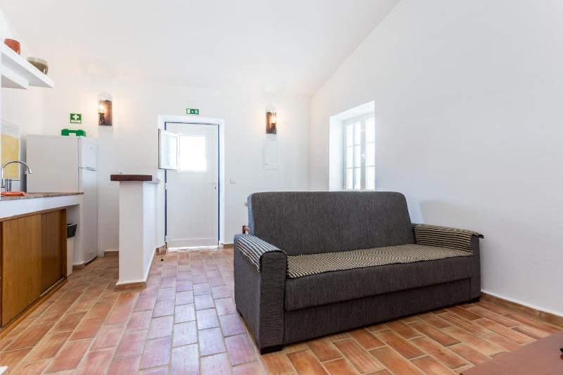 One-Bedroom Apartment image 4