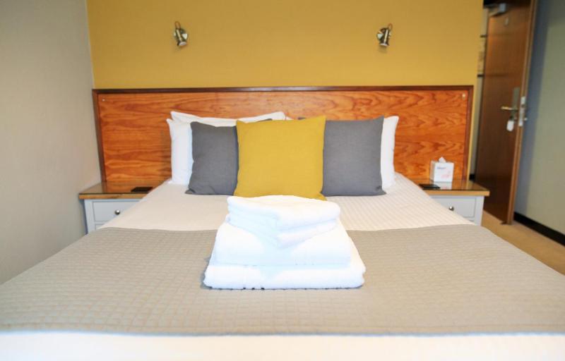 Double Room image 2