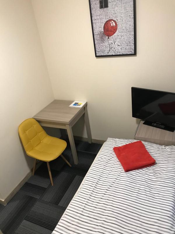 Small Single Room image 2