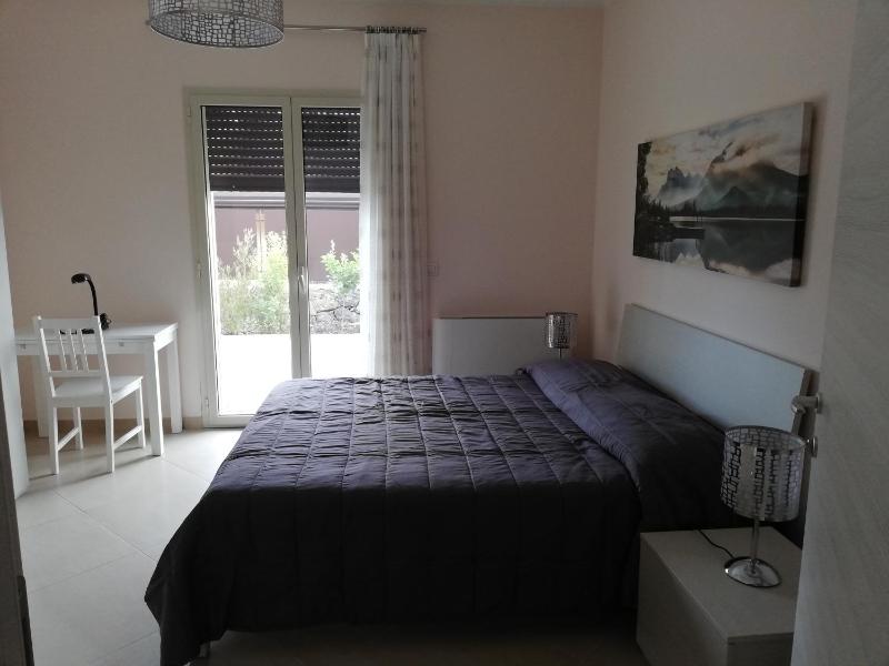 Deluxe King Room image 1