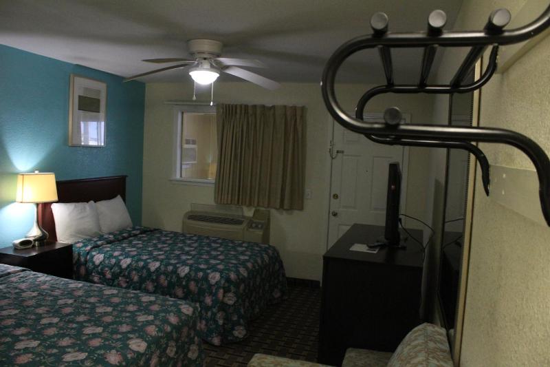 Two-Bedroom Suite image 3