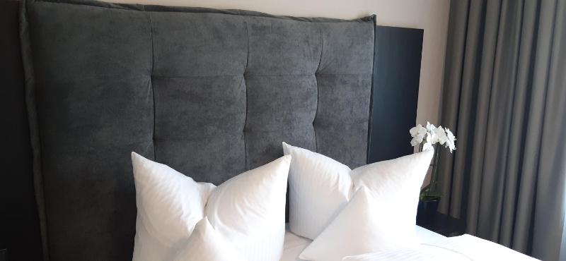 Double or Twin Room image 2