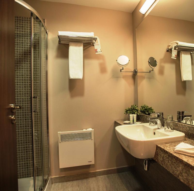 Classic Queen Room - Non-Smoking image 3