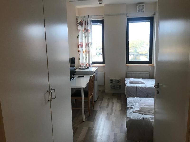 Double Room with Private Bathroom image 3
