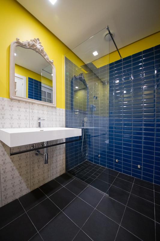 Large Twin Room image 4