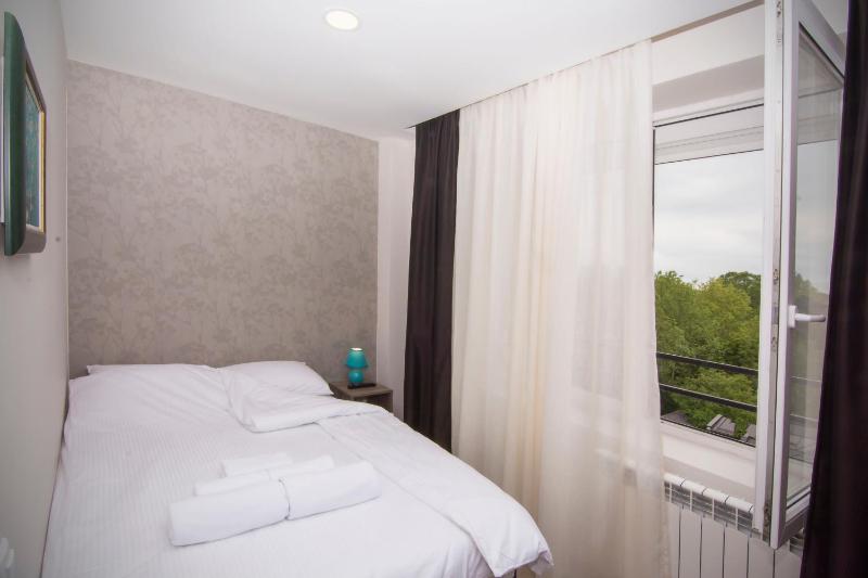 Economy Double Room image 2