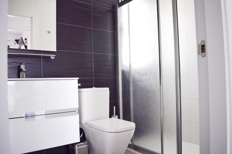 Three-Bedroom Townhouse image 4