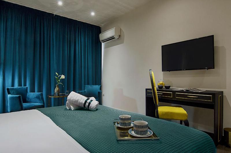 One-Bedroom Apartment image 3