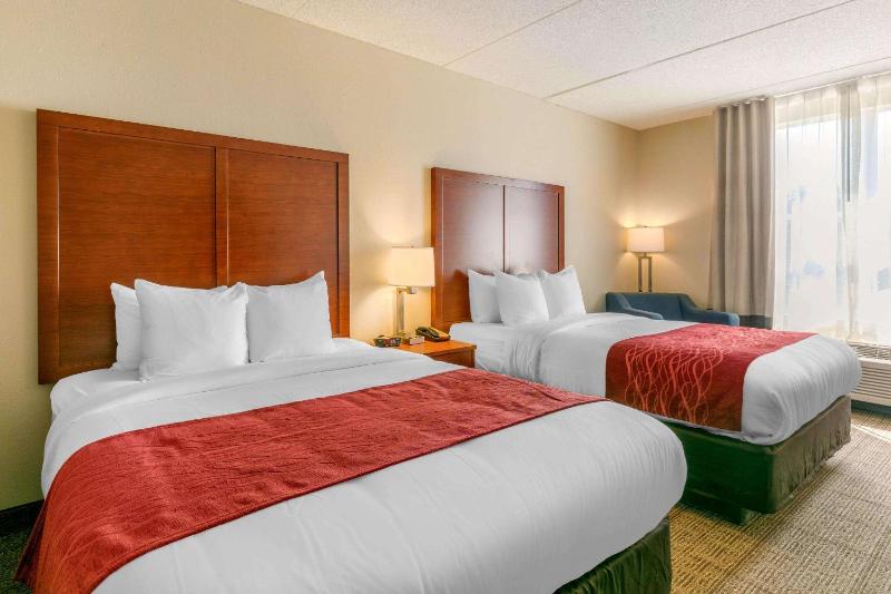 Queen Room with Two Queen Beds - Accessible/Non-Smoking  image 2
