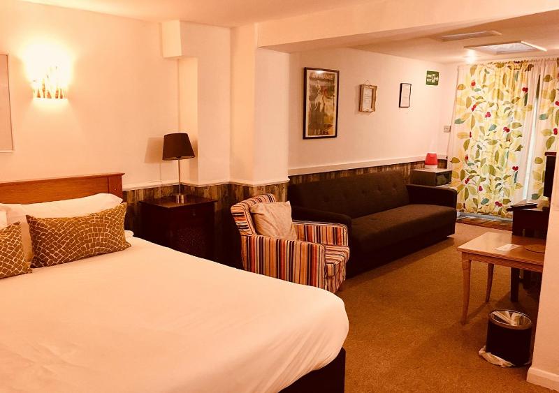 Superior Double Suite image 1