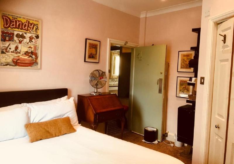 Standard Double Room image 2