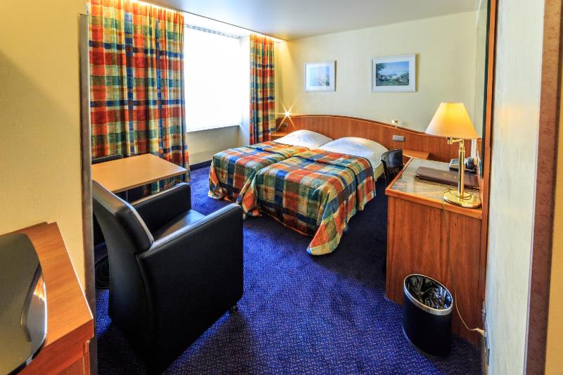 Deluxe Double Room image 3