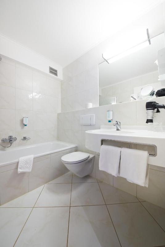 Superior Double Room image 4