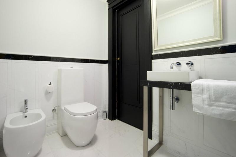 Executive Double or Twin Room image 3