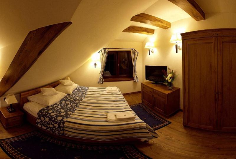 Deluxe Double or Twin Room image 4