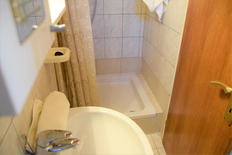 Double Room with Balcony and Sea View image 4