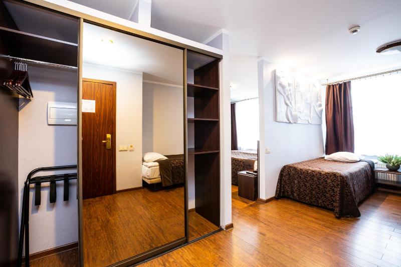 Quadruple Room image 1