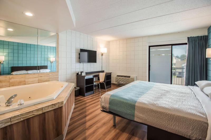 King Room with Spa Bath - Non-Smoking image 4