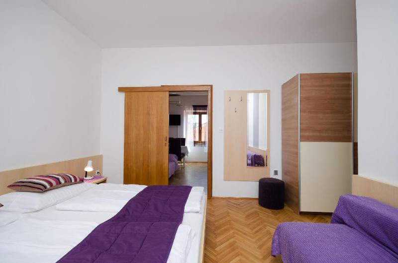 One-Bedroom Apartment with Sea View image 3