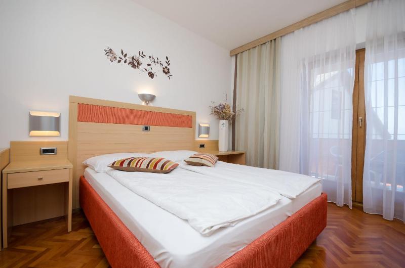 One-Bedroom apartment Standard image 4