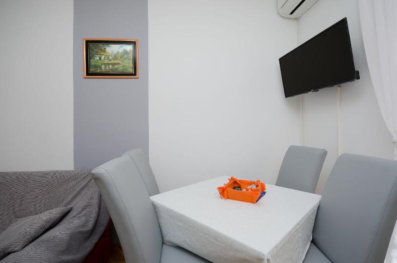 Apartments Mirjana B - image 33