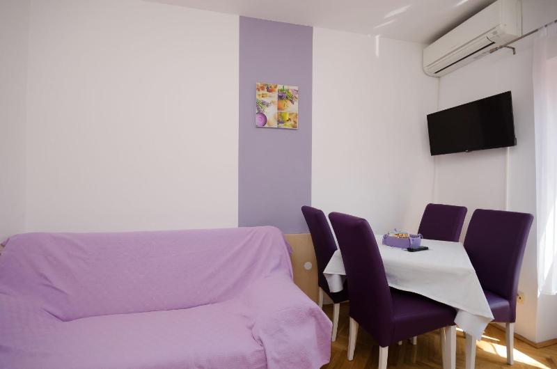 Apartments Mirjana B - image 9