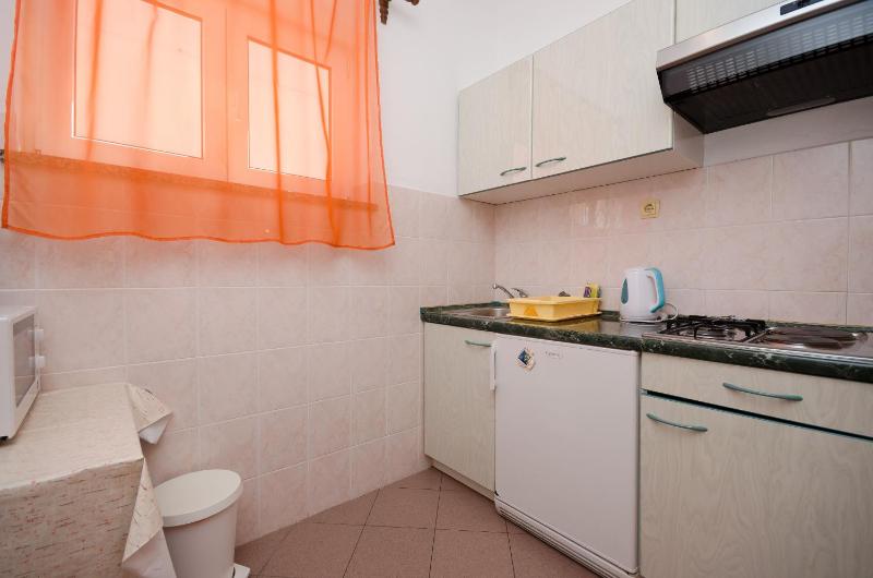 Apartments Mirjana B - image 11