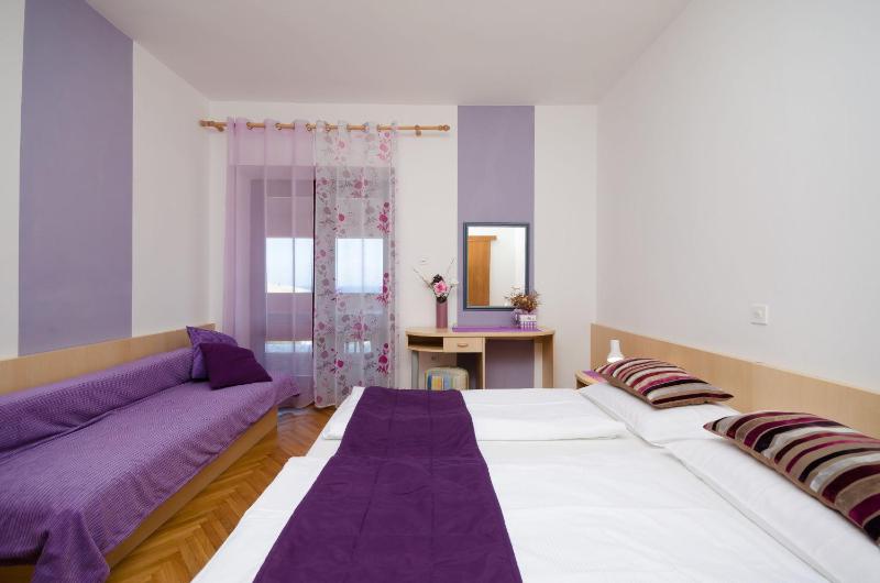 One-Bedroom Apartment with Sea View image 4