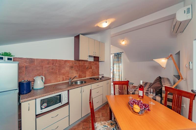 One-Bedroom Apartment Przno image 3