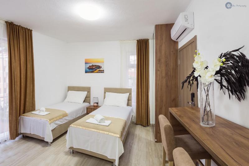 Studio Apartment image 3