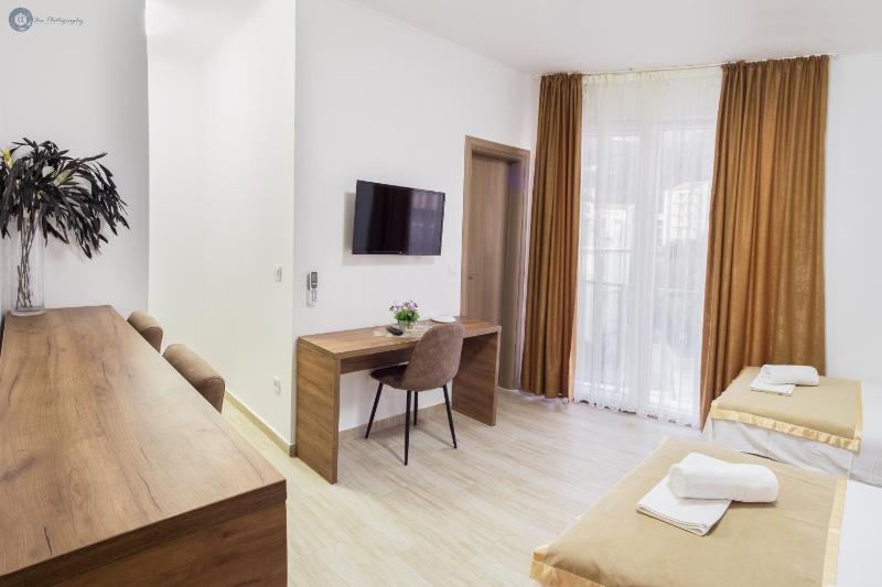 Studio Apartment image 2