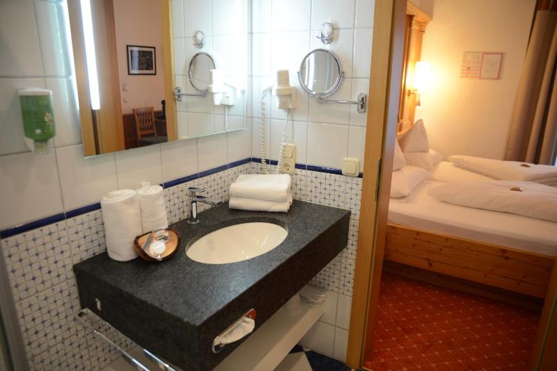 Basic Double Room with Balcony image 1