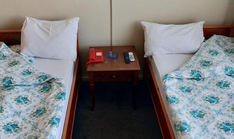 Economy Twin Room image 2