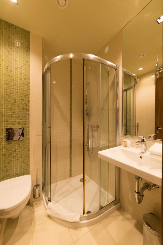 Economy Twin Room  with Wellness Access image 2