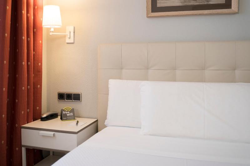 Hotel Sercotel Tres Luces - image 5