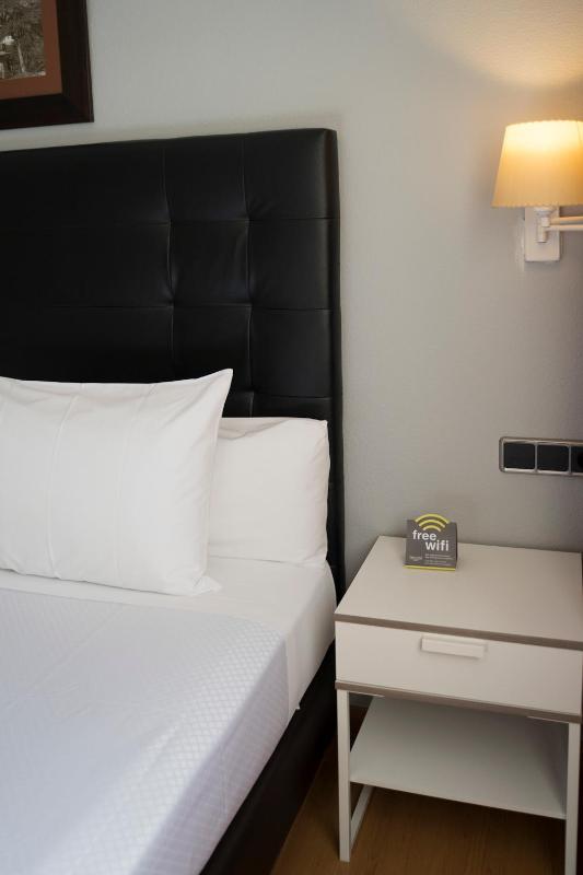 Hotel Sercotel Tres Luces - image 49