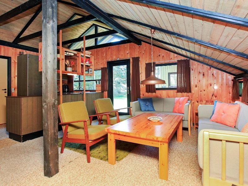 Three-Bedroom Holiday Home  image 2
