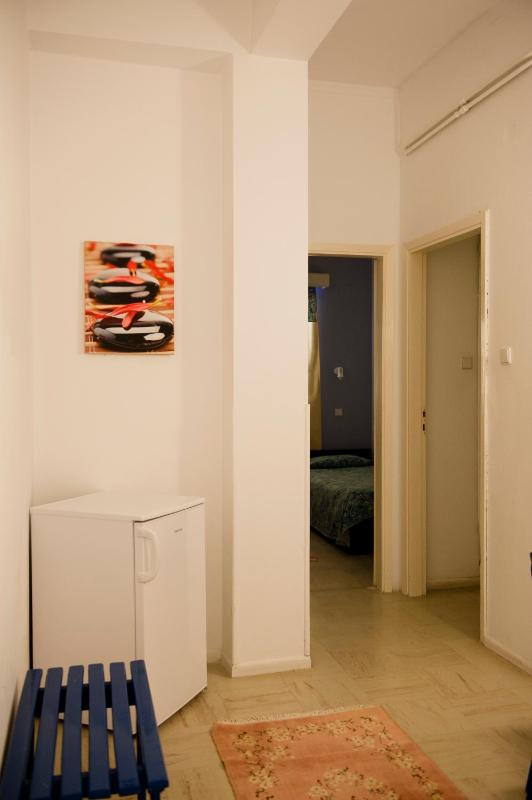 Quadruple Room with City View image 2