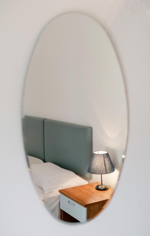 Basic Triple Room image 4